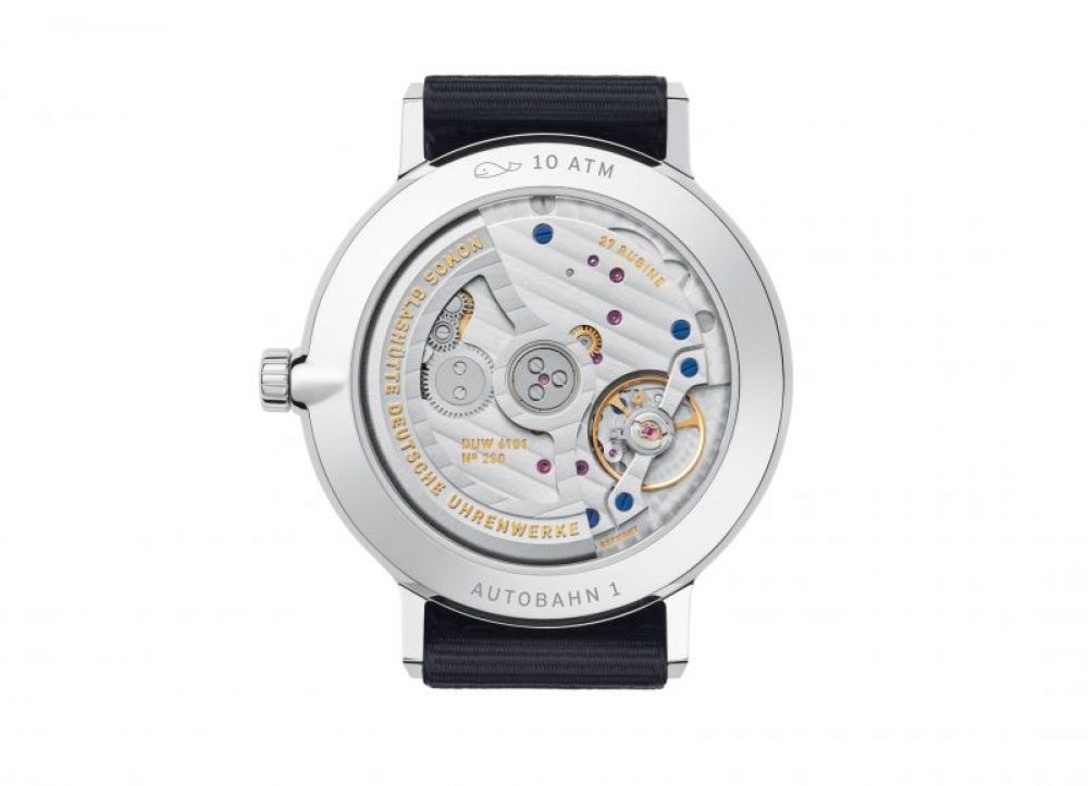 Nomos Glashütte Autobahn neomatik 41 Datum sportgrau