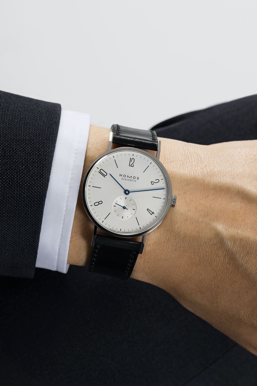 NOMOS Tangente 38 am Handgelenk