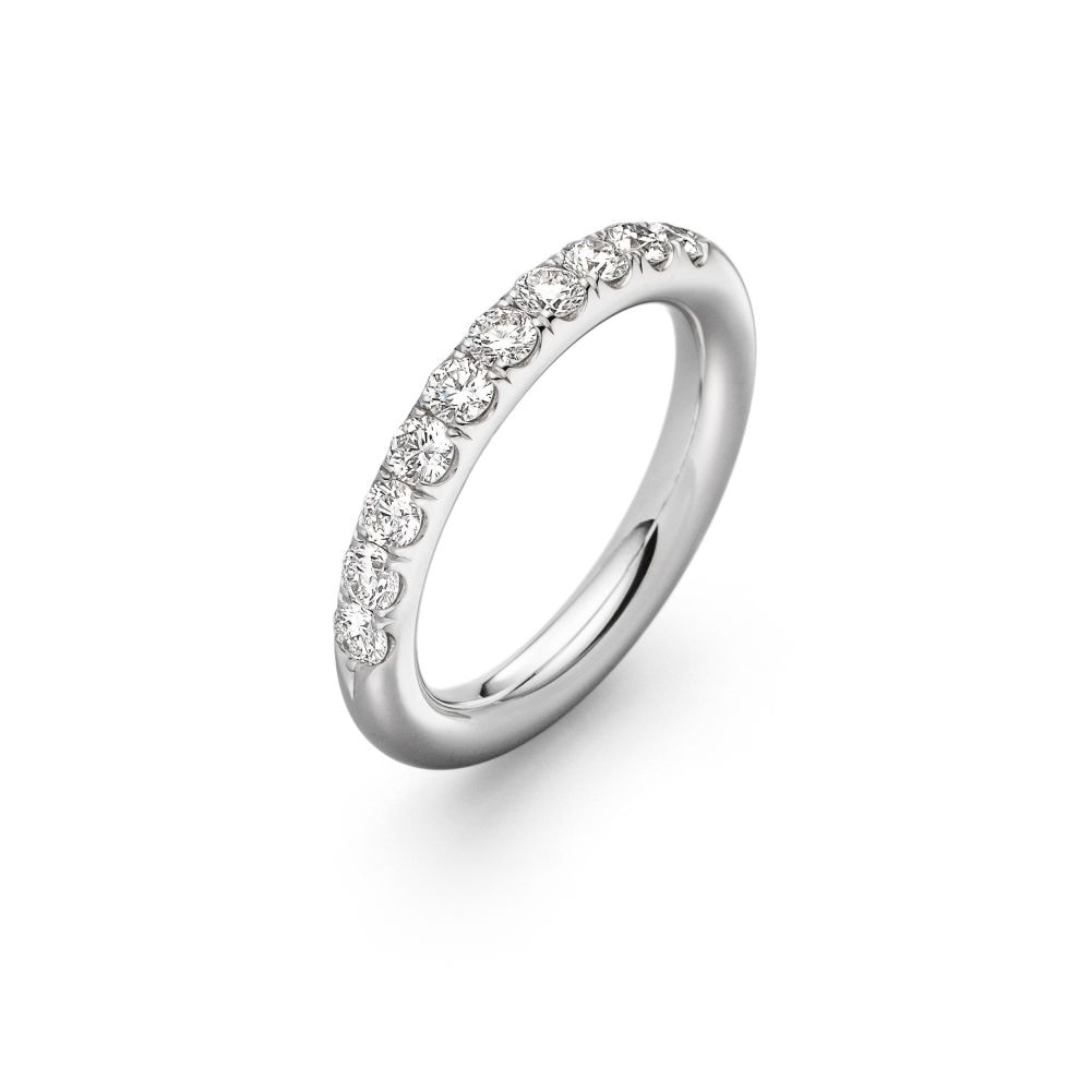 Weißgoldring mit Diamanten