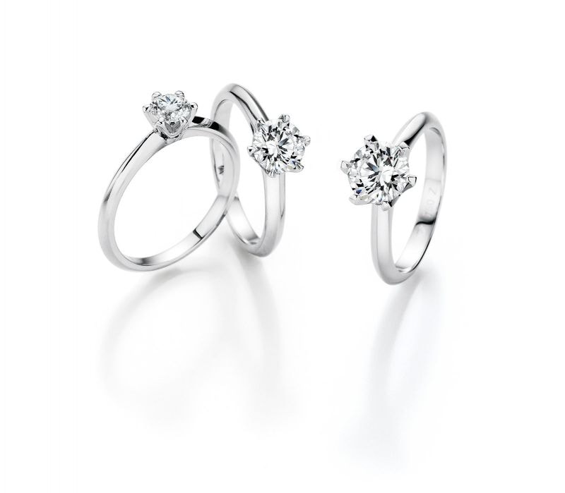 Verlobungsringe in Weißgold mit Diamant