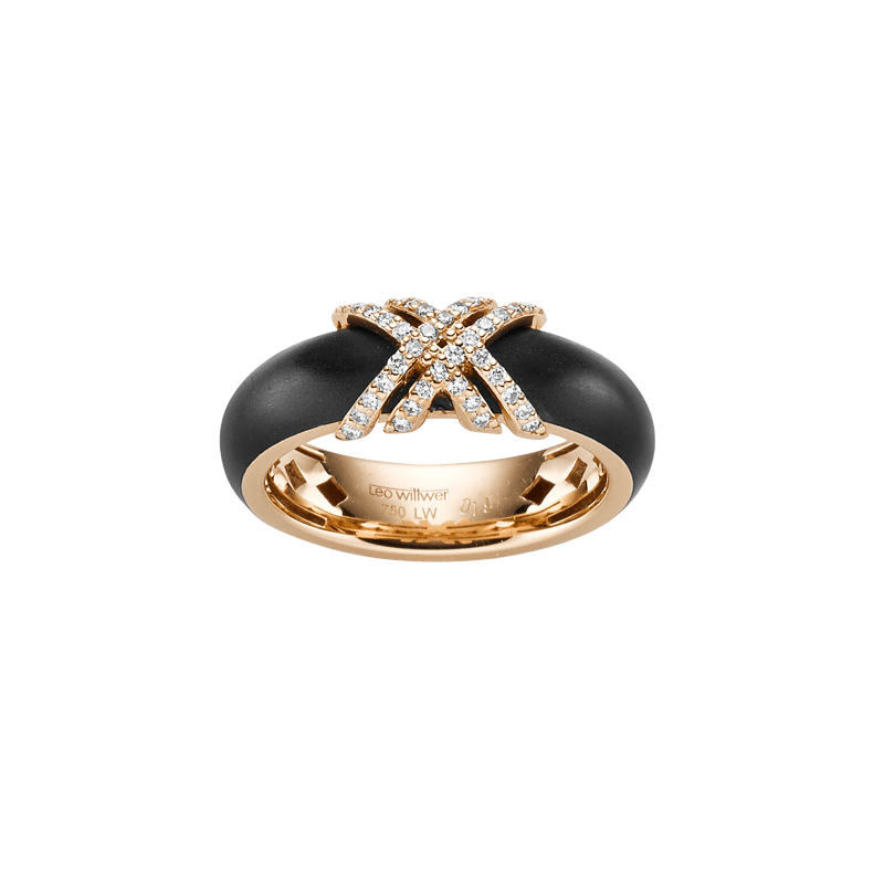 Ring aus schwarzem Onyx und Roségold mit diamantbesetztem Kreuzmotiv